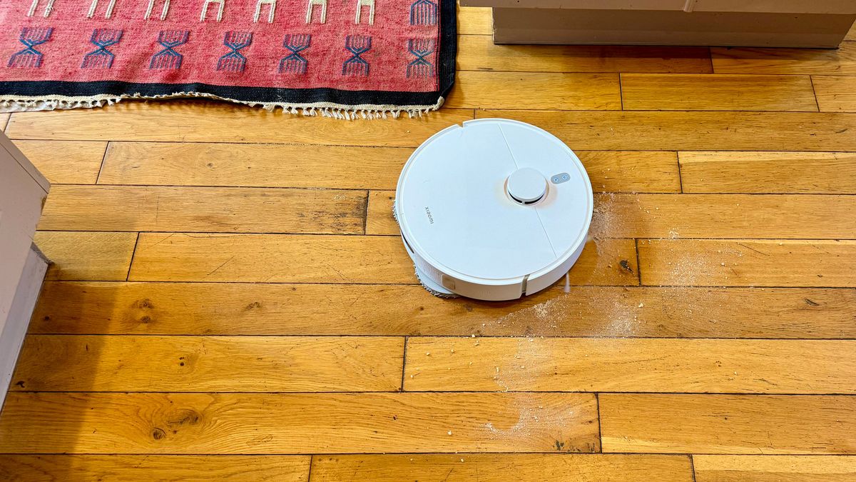 Results of the Xiaomi X20+ cleaning up flour