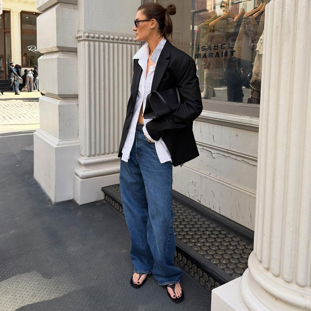 How to wear jeans and flip flops