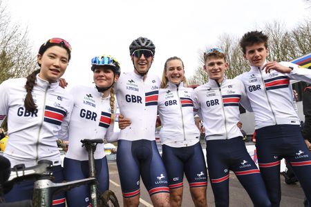 Maia Zoe Roche (Great Britain), Cat Ferguson (Great Britain), Thomas Mein (Great Britain), Zoe Backstedt (Great Britain), Oscar Amey (Great Britain), Darlison Milo Wills (Great Britain) after the Mixed Team Relay