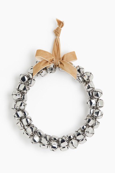 H&amp;amp;M Jingle bell wreath in silver