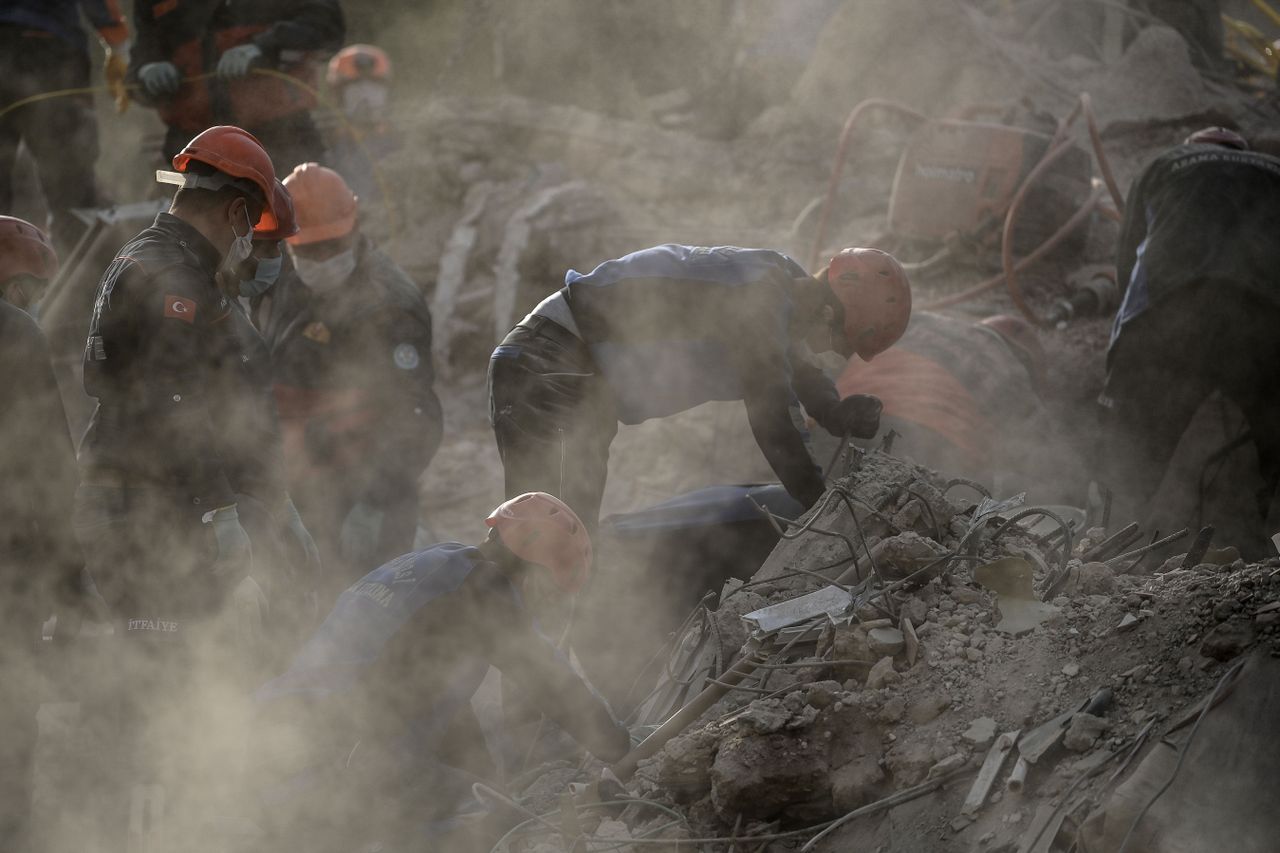 Aftermath of Izmir earthquake.