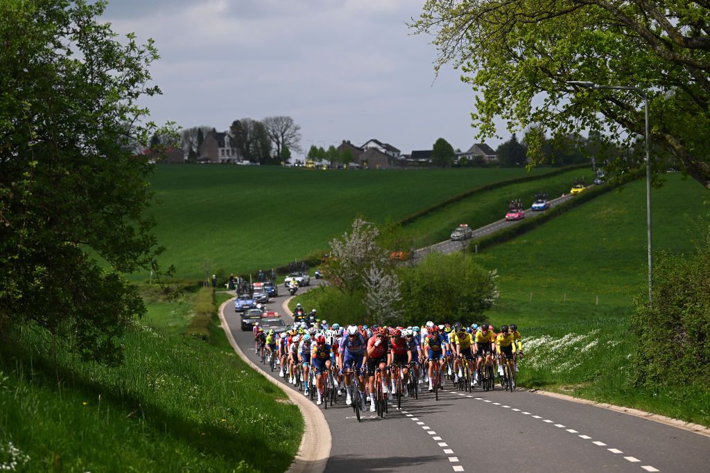 Peloton raced 253km from Maastricht to Berg en Terblijt