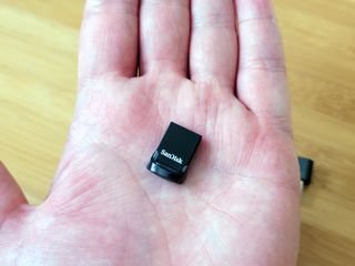 Sandisk Ultra Fit Usb Flash Drive In Hand