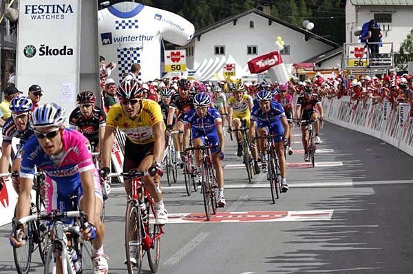 Fabian Cancellara (Team CSC) finishes.