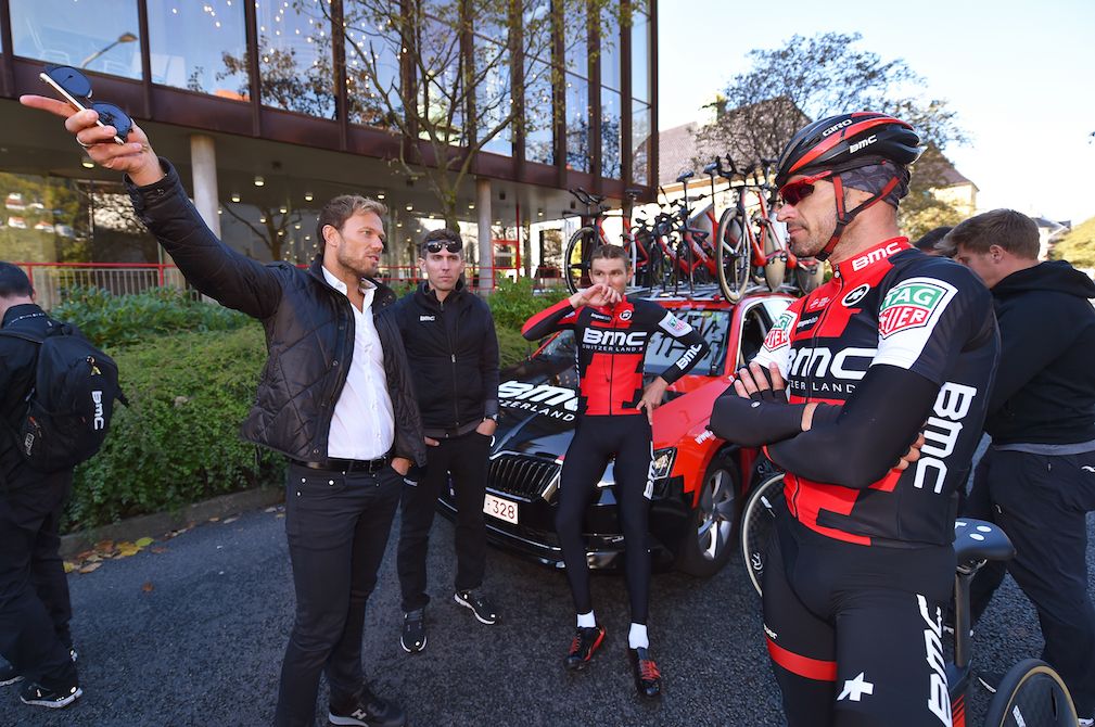Thor Hushovd visits with BMC Racing as they prep for a recon of the Worlds TTT course