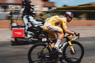 Jumbo-Visma's Wout van Aert wore the yellow jersey during the 2022 TdF whilst riding Cervélo's new S5 aero road bike