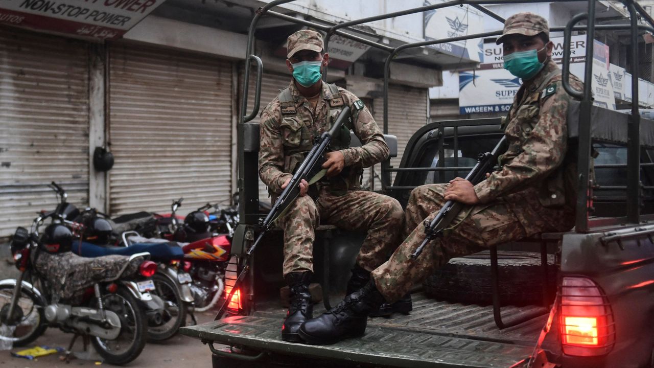 Pakistani troops