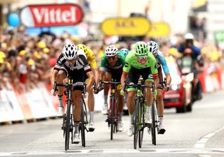 Rigoberto Uran beats Warren Barguil to win stage 9 at the Tour de France