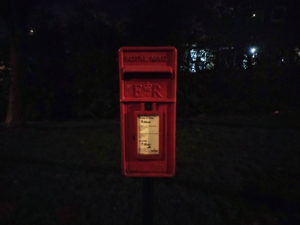 Xiaomi Redmi Note 11 camera sample (post box in the dark).