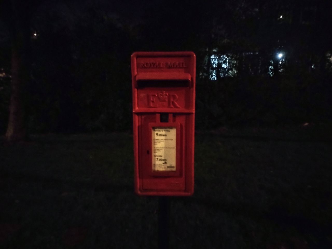 Xiaomi Redmi Note 11 camera sample (post box in the dark).