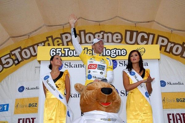 Jens Voigt (CSC Saxo-Bank) takes over the leader's jersey in the Tour of Poland.