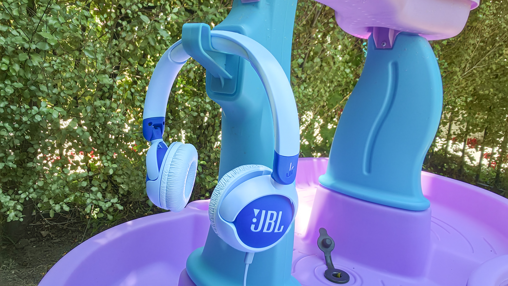 JBL Junior 320 kid headphones