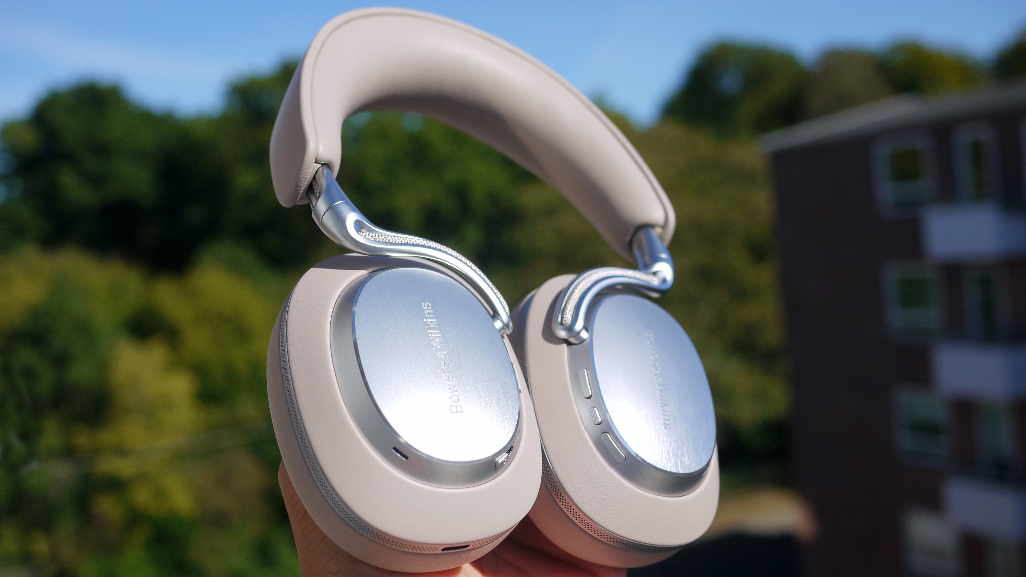 Bowers &amp; Wilkins Px8 S2