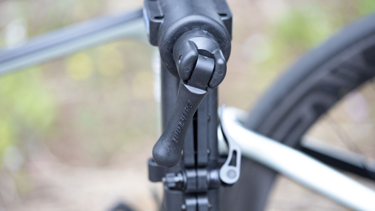 Park Tool PRS-25 detail of lever to loosen clamp in the stand