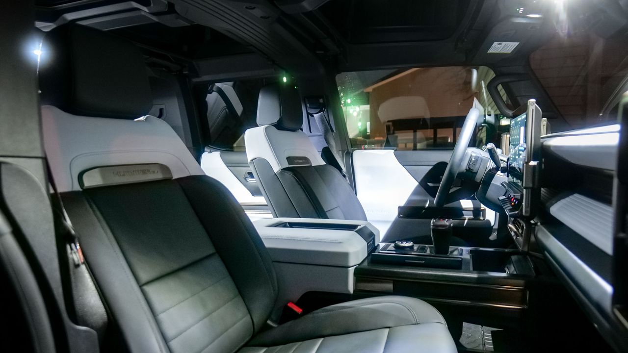 2025 GMC Hummer EV 3X SUV test drive.