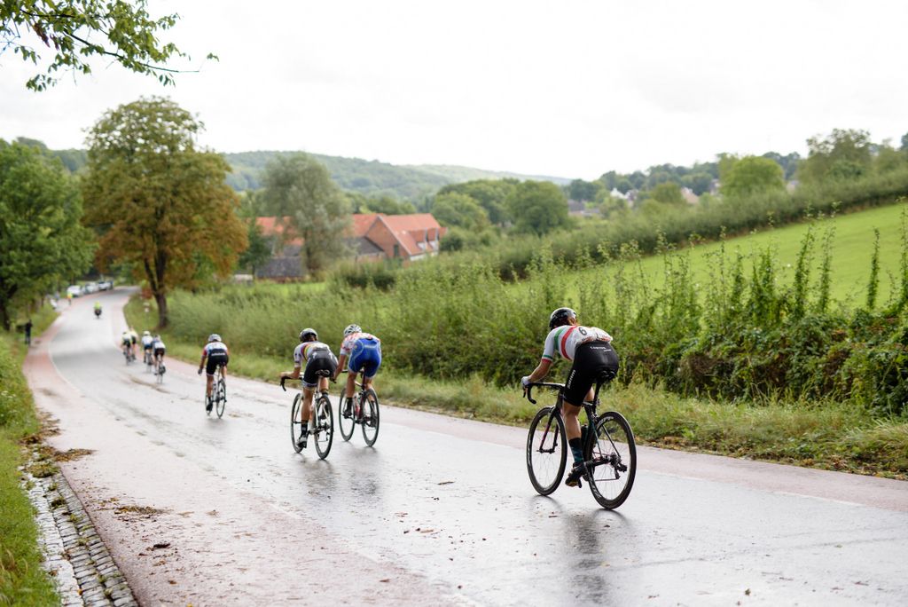 Elena Cecchini (Canyon SRAM) at the back of the breakaway