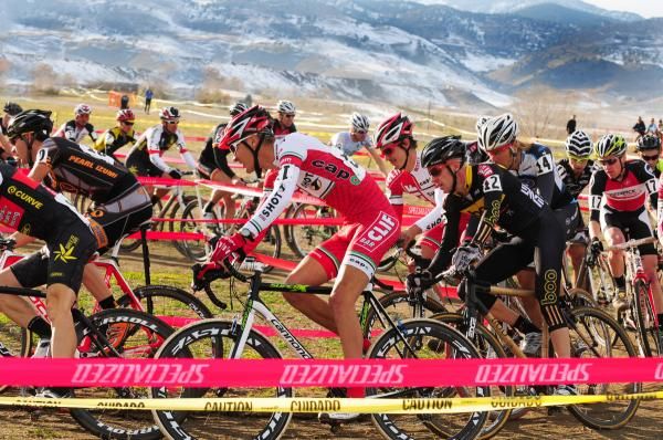 The Elite Men racing the Boulder Cup with the Rocky Mountains as a backdrop