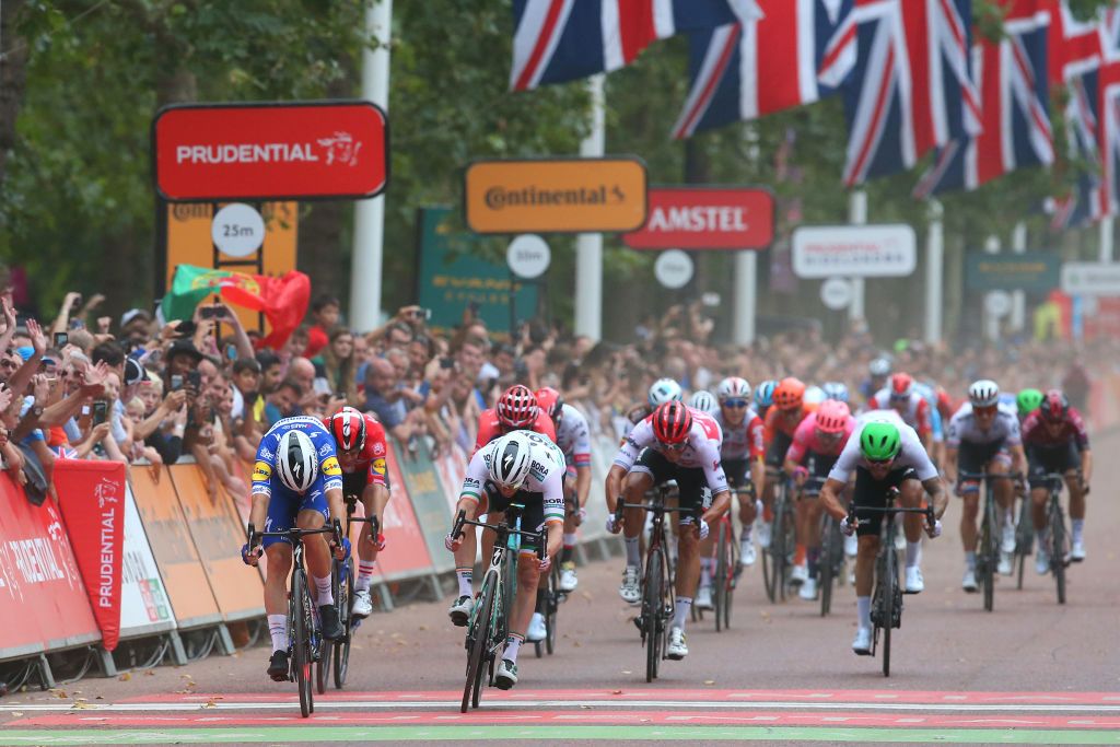 Elia Viviani wins RideLondon Surrey Classic 2019