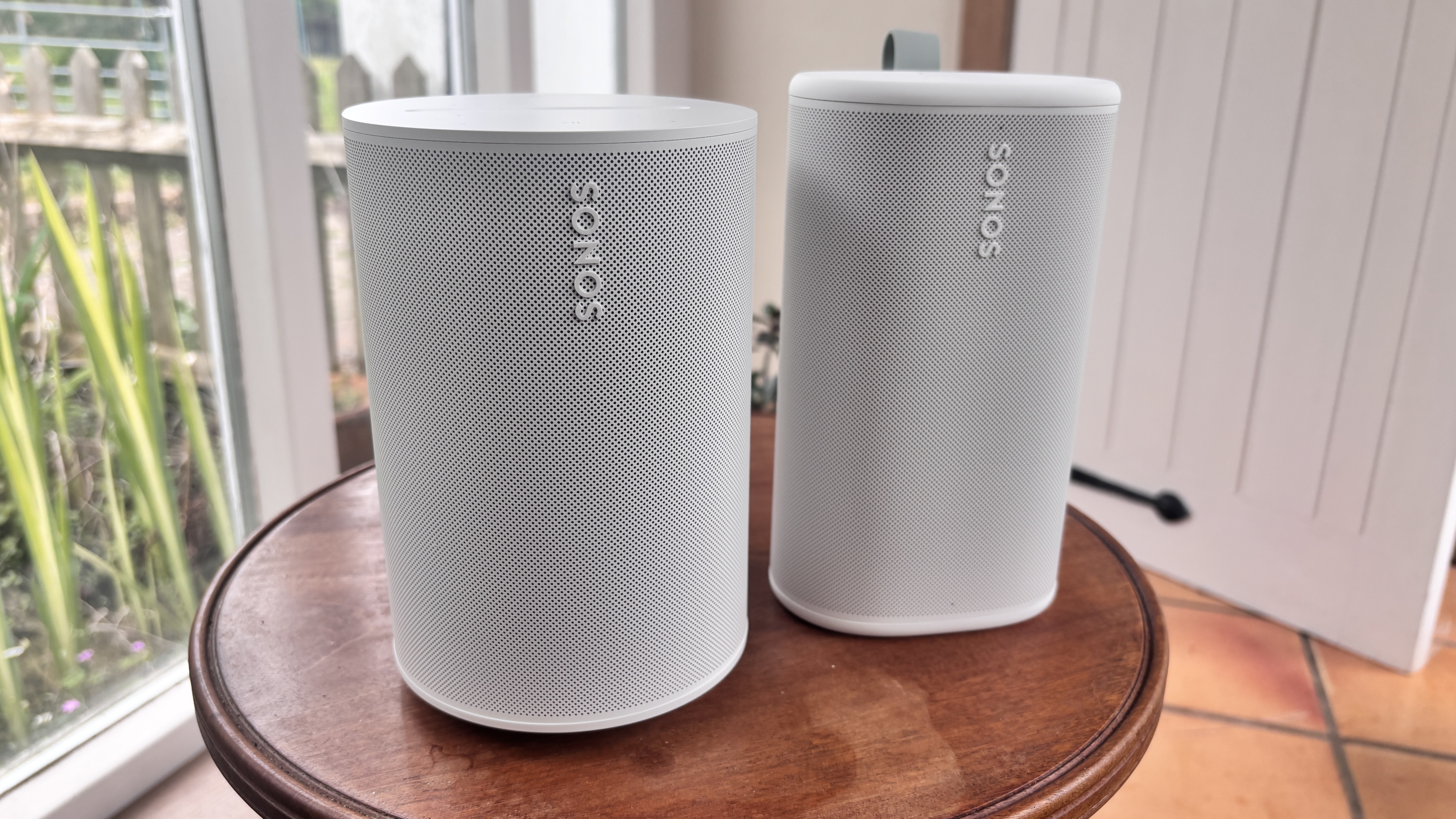 Sonos Era 100 vs Sonos Play speakers in white side by side