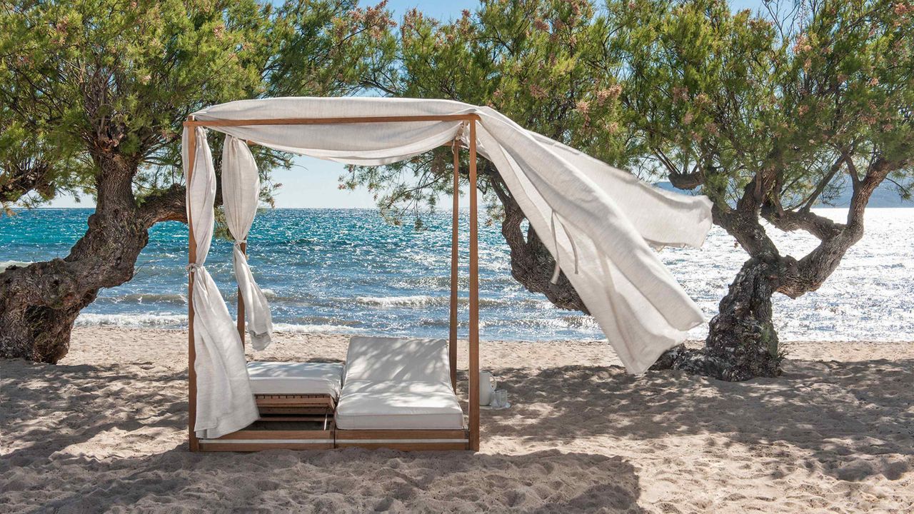 16 best sun loungers 2022 luxe garden loungers and daybeds Livingetc