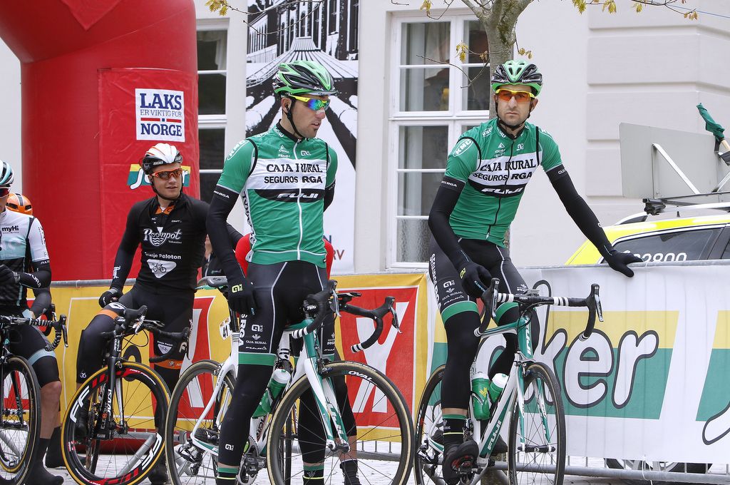 Luis Mas Bonet with teammate Pello Bilbao