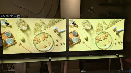 Lg G6 (left) and LG G5 (right) displaying yellow picture on screen 