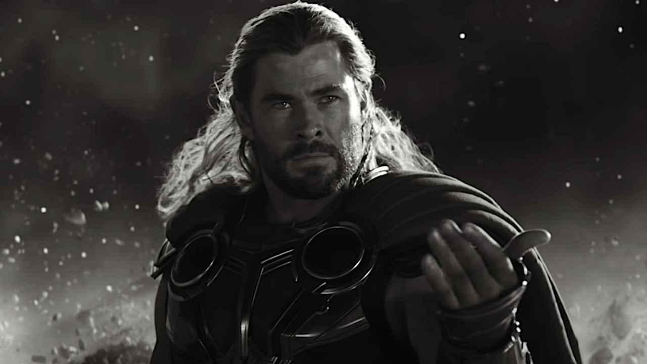 Thor: Love and Thunder'da Chris Hemsworth