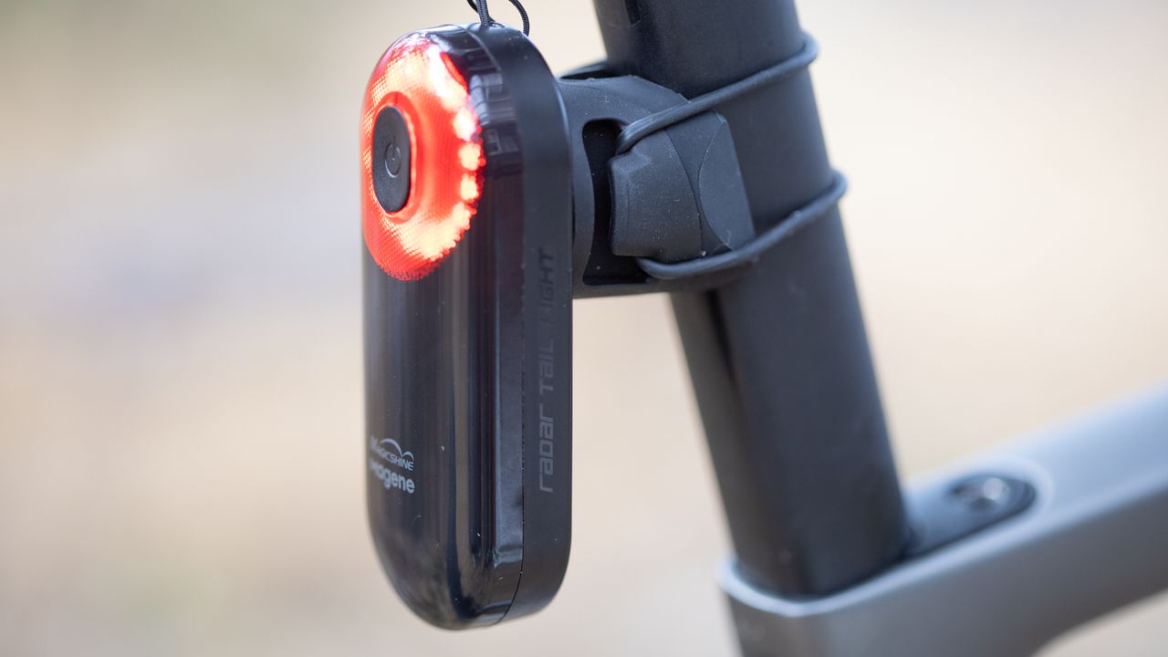 Magicshine Seemee 508 radar tail light detail of mount