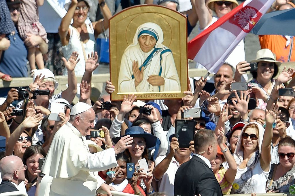 Pope Francis leaves the mass where Mother Teresa was canonized