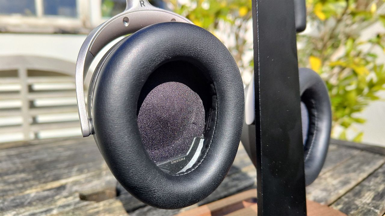 Beyerdynamic Aventho 300 wireless over-ear headphones