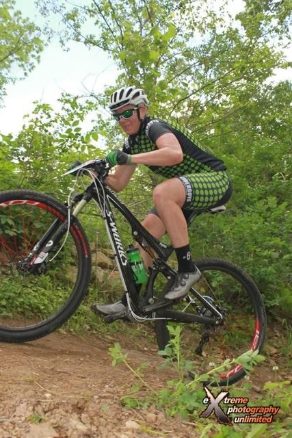 Sarah Agena (Hidden Bay/Cider Boys) navigates the climb with ease