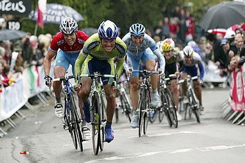 Di Luca hits out with 150m to go to win La Fleche Wallonne