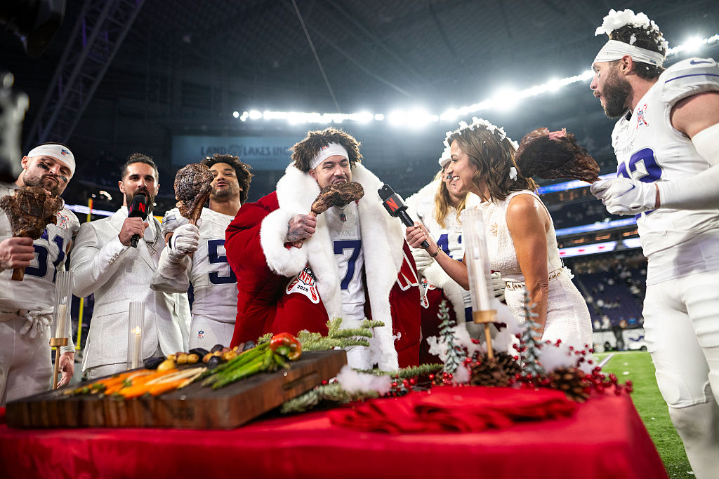 MINNEAPOLIS, MINNESOTA - DECEMBER 25: Byron Murphy Jr. #7 of the Minnesota Vikings takes a bite of steak as he is interviewed by Diana Russini on Netflix after the game against the Detroit Lions at U.S. Bank Stadium on December 25, 2025 in Minneapolis, Minnesota. The Vikings defeated the Lions 23-10. (Photo by Stephen Maturen/Getty Images)