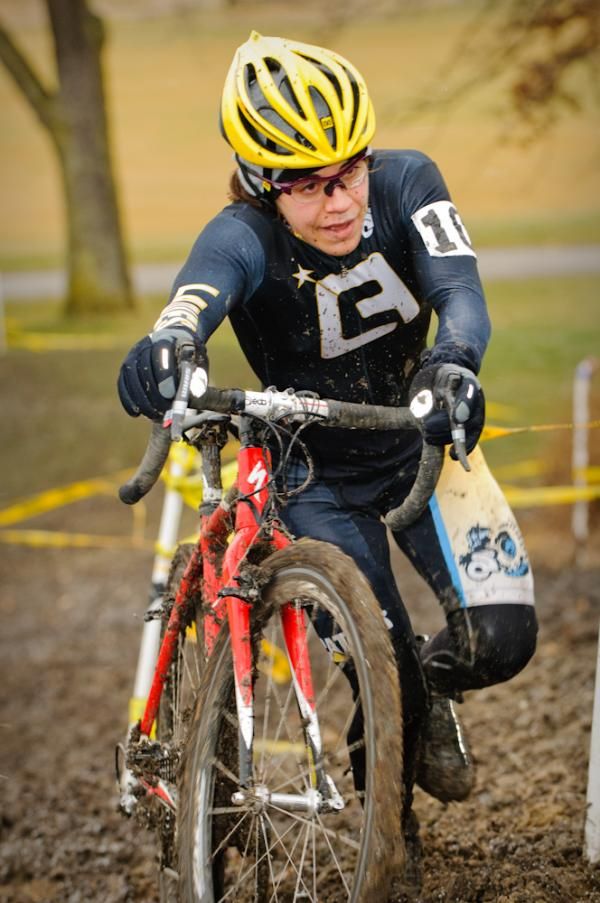 Crystal Anthony (LadiesFirst Racing) was the only rider to stick with Annis early on