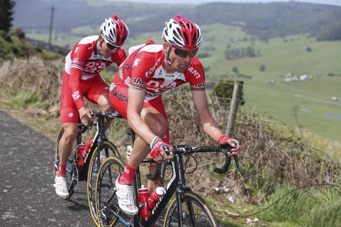 Darren Lapthorne and Robbie Hucker on the attack for Drapac
