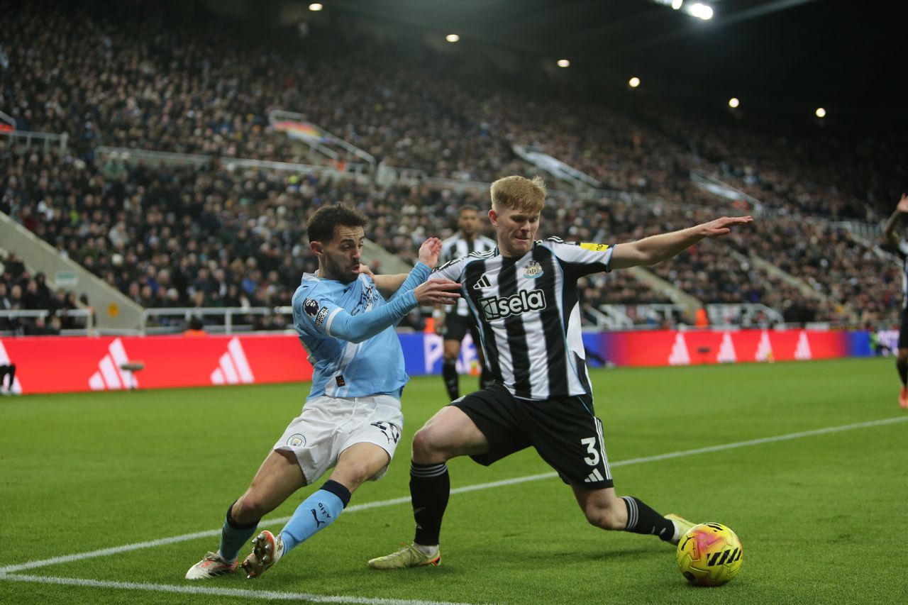 Manchester United begin talks for Club Brugge alternative to Lewis Hall: report