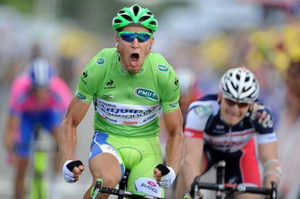 Peter Sagan (Liquigas-Cannondale) does his best Incredible Hulk pose as he wins stage 6 in Metz.