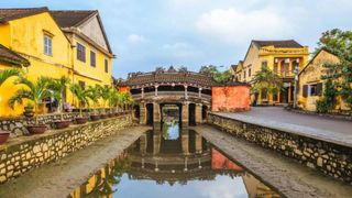 The stunning Japanese covered bridge in Hoi An