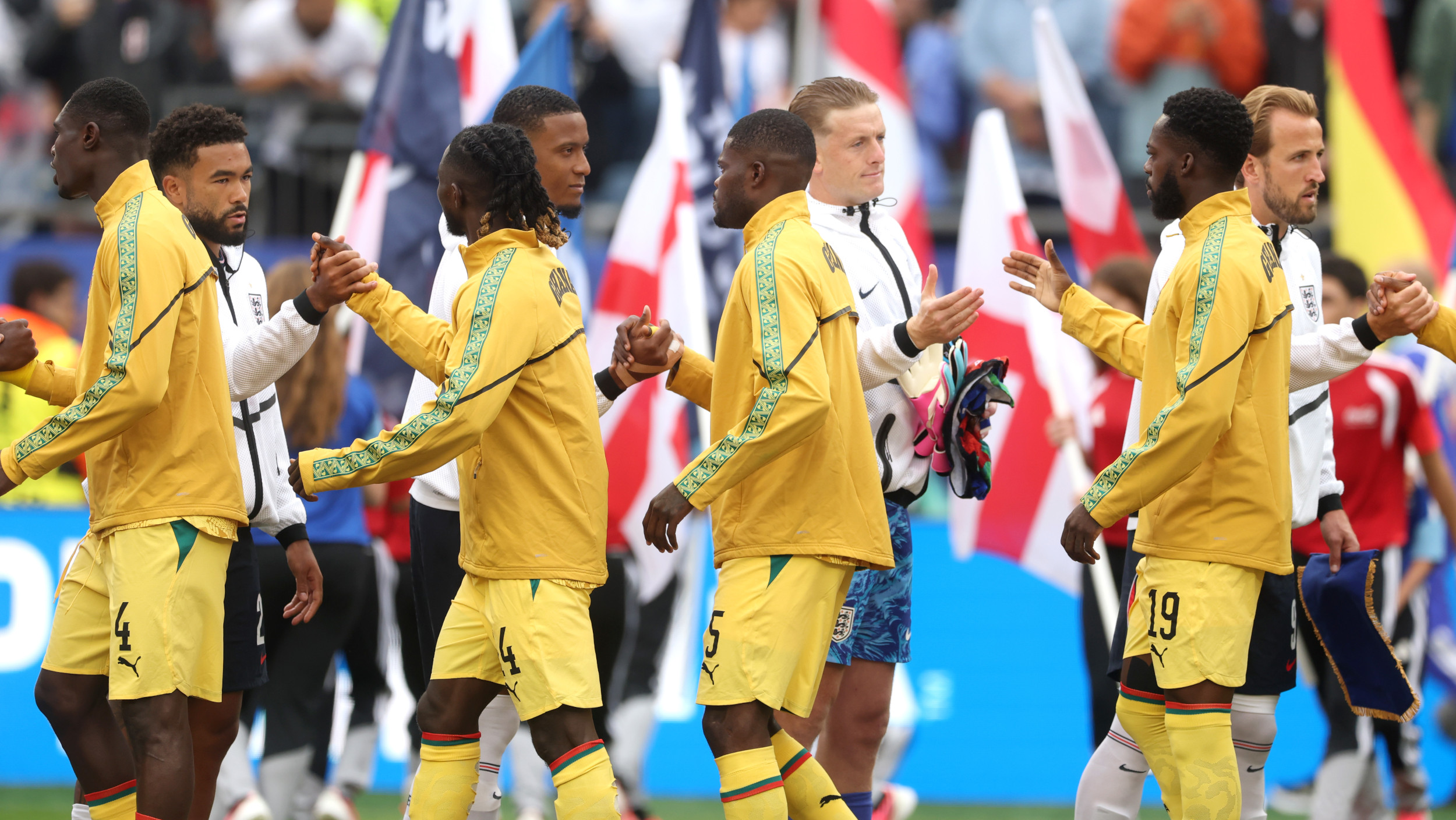 England and Ghana players shake hands at World Cup 2026