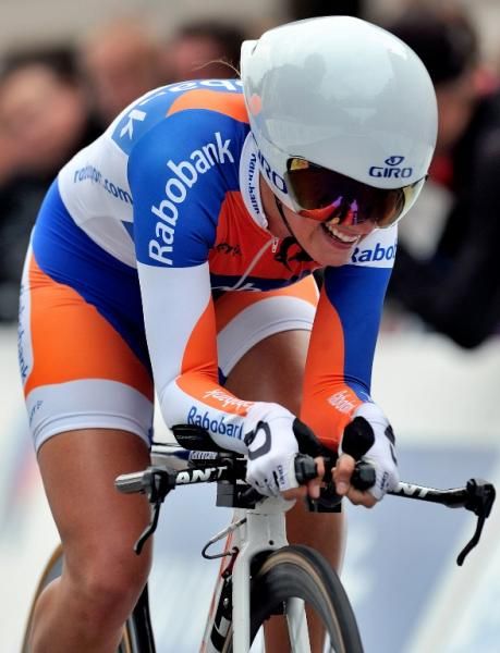 Pauline Ferrand-Prevot rides to the French title