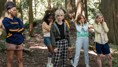 Jasmin Savoy Brown as Teen Taissa, Keeya King as Teen Akilah, Sophie Thatcher as Teen Natalie, Ella Purnell as Teen Jackie and Jane Widdop as Teen Laura Lee in YELLOWJACKETS, &quot;Bear &quot;Down, Yellowjackets character cast