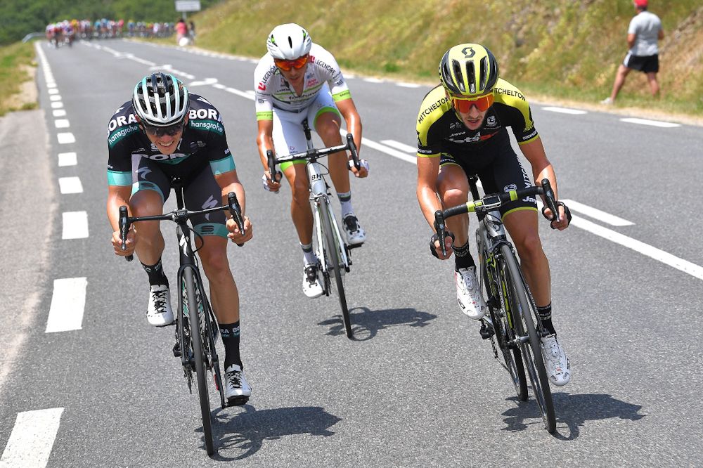 Gregor Muhlberger (Bora-Hansgrohe), Warren Barguil ( Fortuneo Samsic) and Adam Yates (Mitchelton-Scott)