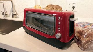 Dash Clear View DVTS501RD Toaster being tested in writer's home