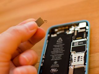 How to replace the rear iSight camera in an iPhone 5c