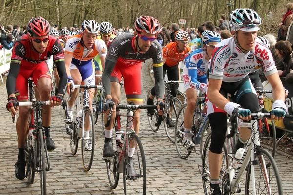 Alessandro Ballan (l) rides next to Geoffroy Lequatre (Team Radioshack)