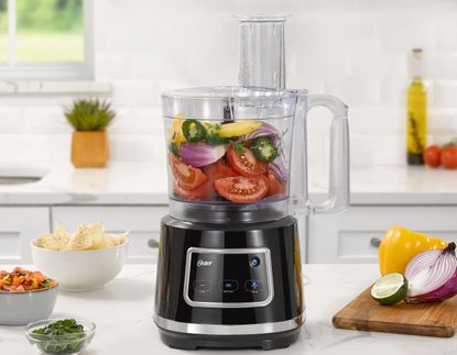 Best food processor - Oster 10-Cup Food Processor with Easy-Touch
