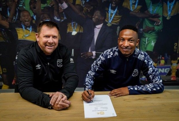 Bongani Mpandle and Eric Tinkler of Cape Town City FC