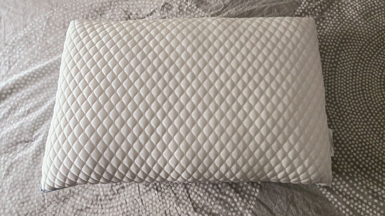 Pluto Pillow review unboxing process