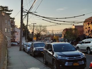 A standard evening shot. Note the cityscape in the background – we'll be focusing there.