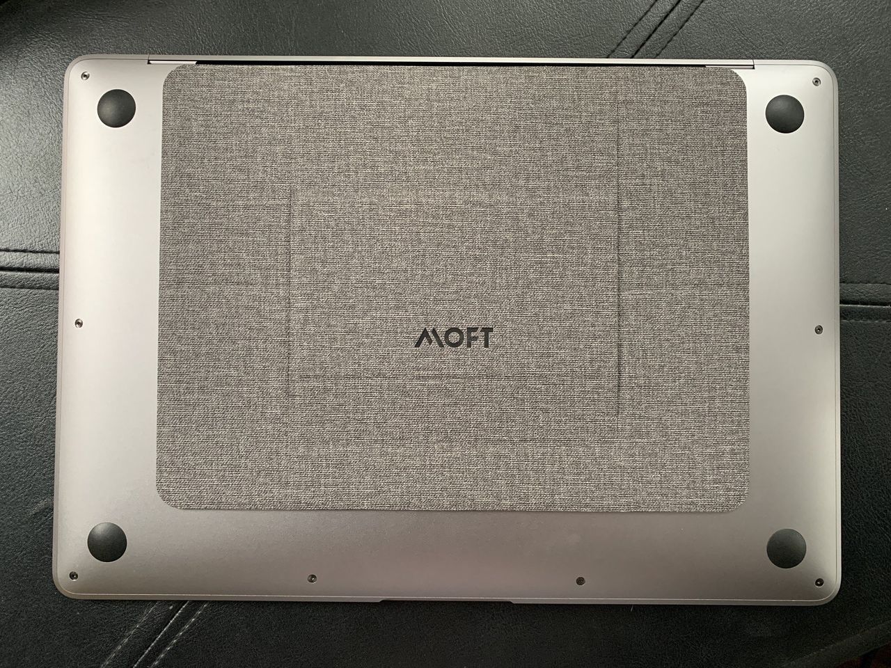 MOFT Invisible Laptop Stand flat on bottom